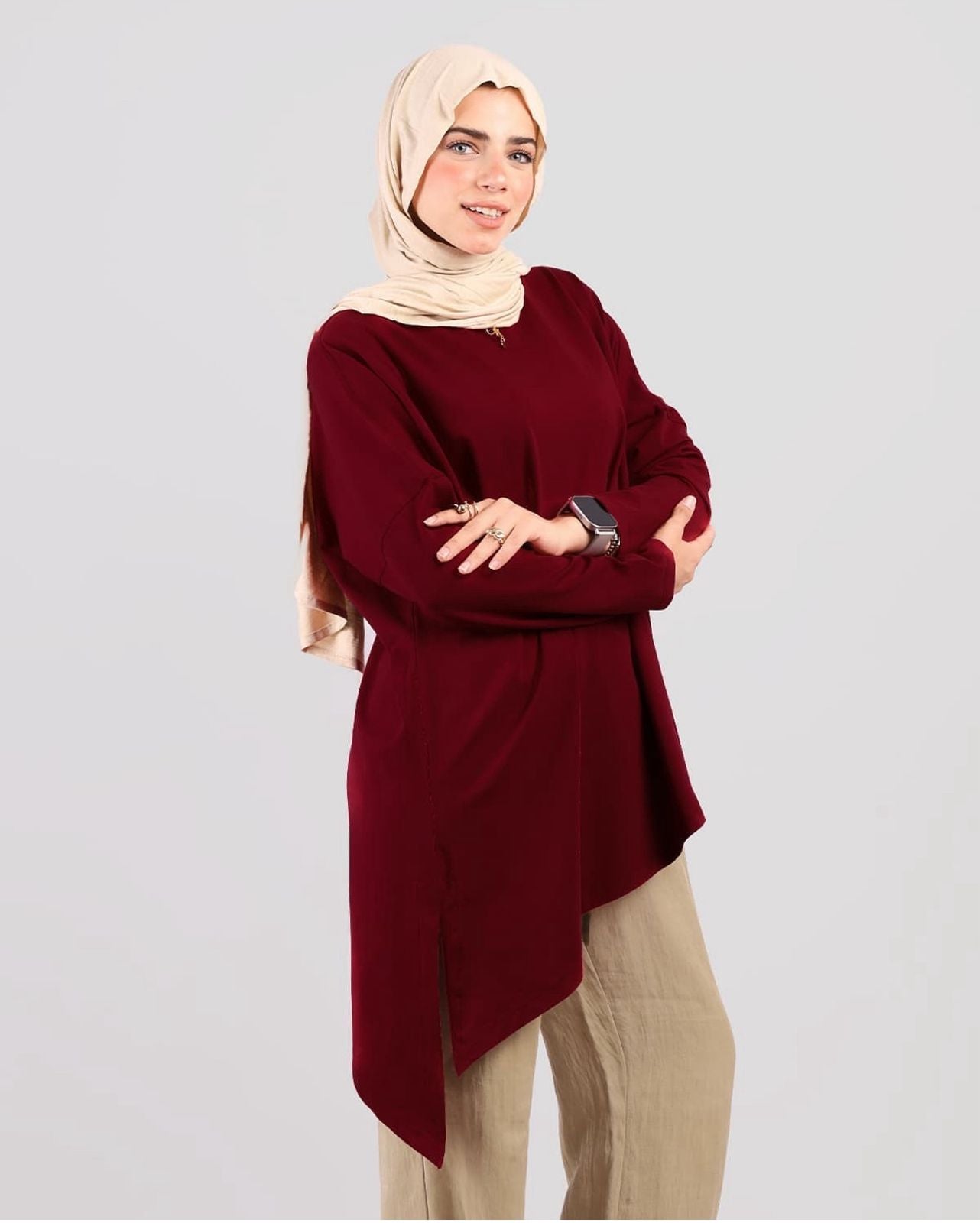 تي شيرت نسائي كبير الحجم من القطن بأكمام طويلة